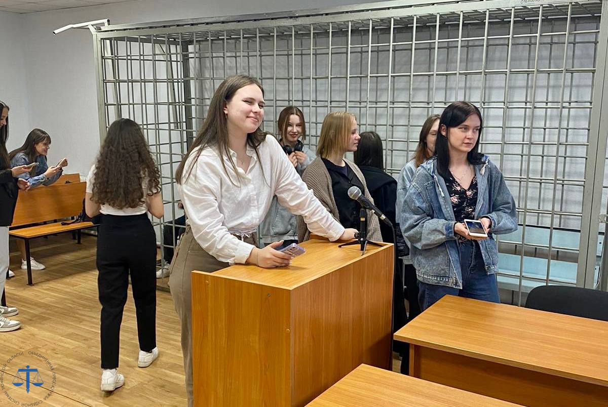 Заводоуковский районный суд принимал гостей - учащихся десятых и одиннадцатых классов СОШ №1 г. Заводоуковска
