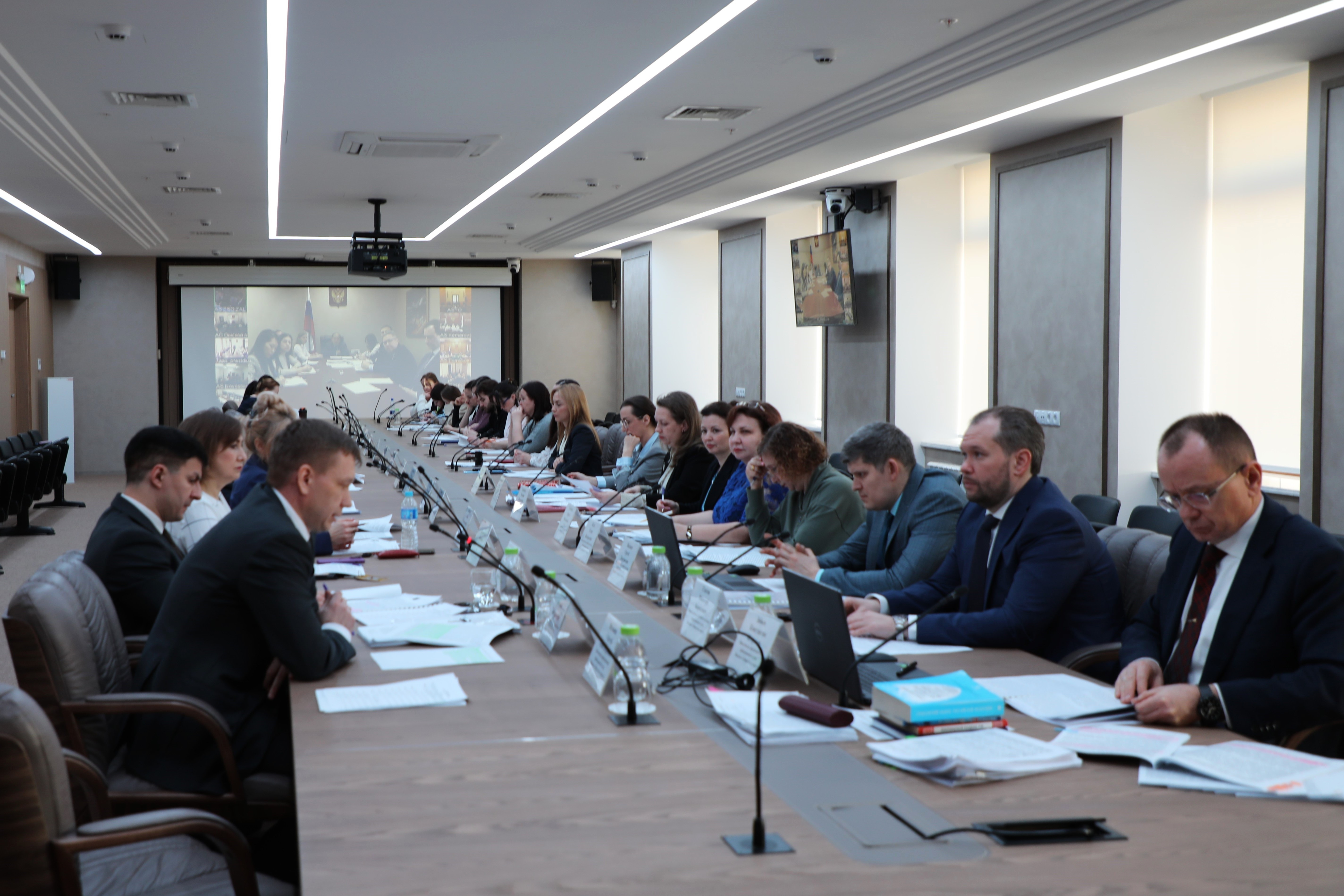 Арбитражным судом Западно-Сибирского округа проведено заседание круглого стола